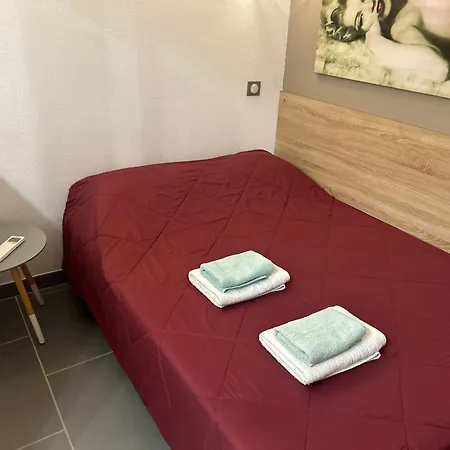 Apartment Lovely Air-Conned Flat Swimming Pool Sea 5 Minutes Away