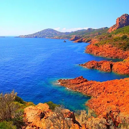 Lovely Air-Conned Flat Swimming Pool Sea 5 Minutes Away