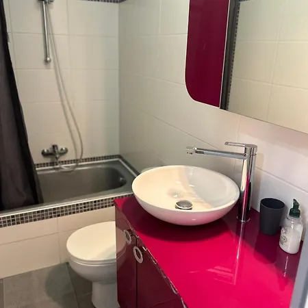 Lovely Air-Conned Flat Swimming Pool Sea 5 Minutes Away